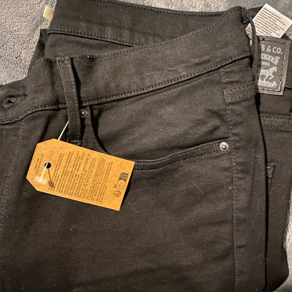 NWT Levi’s Skinny Jean- Size 14 women’s